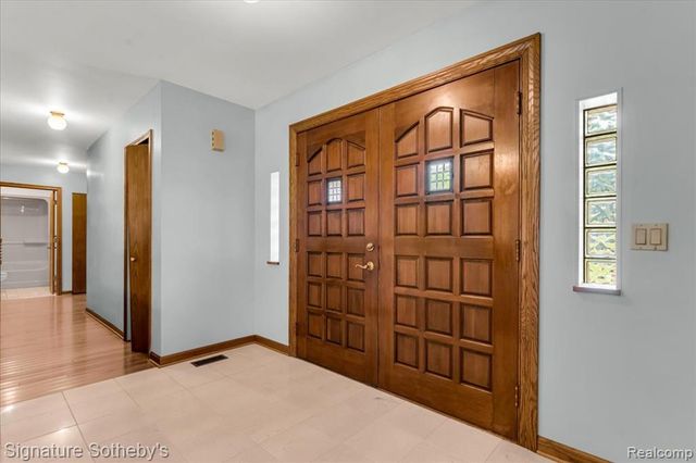 26820 Alray Street, Chesterfield, MI 48051