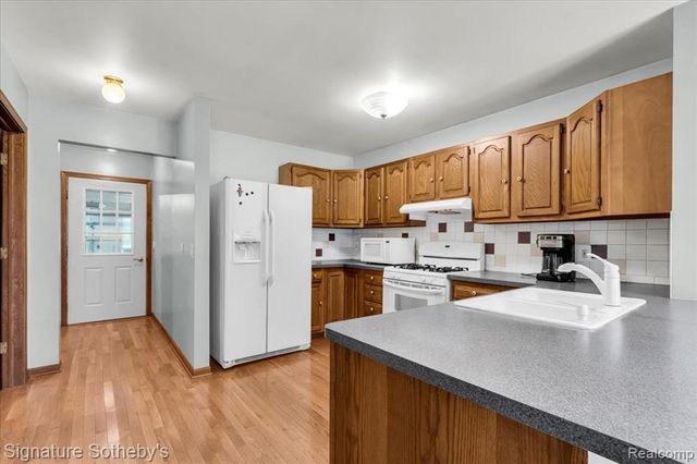 26820 Alray Street, Chesterfield, MI 48051
