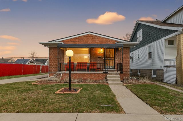 18676 Syracuse Street, Detroit, MI 48234