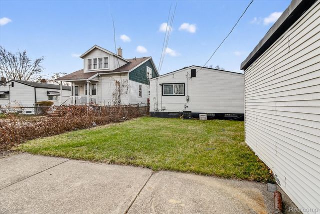 18676 Syracuse Street, Detroit, MI 48234