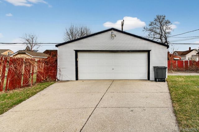 18676 Syracuse Street, Detroit, MI 48234