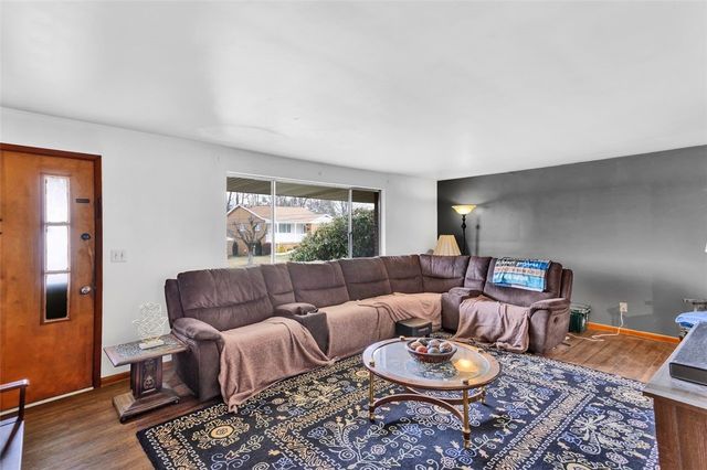 605 Short St, Hempfield Twp, PA 15601