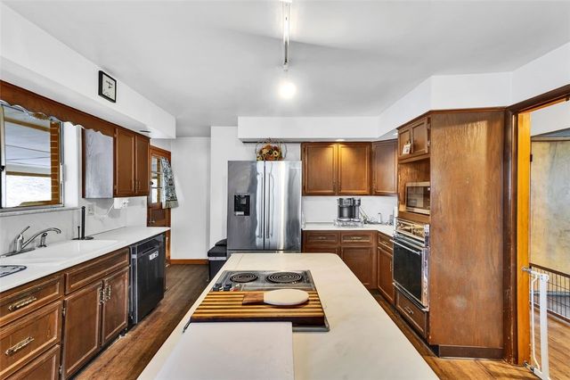 605 Short St, Hempfield Twp, PA 15601