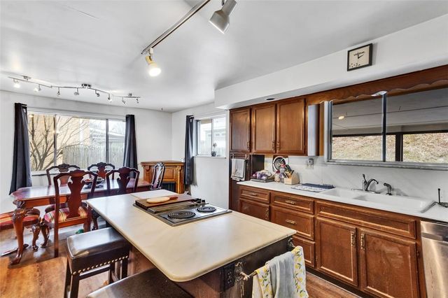 605 Short St, Hempfield Twp, PA 15601