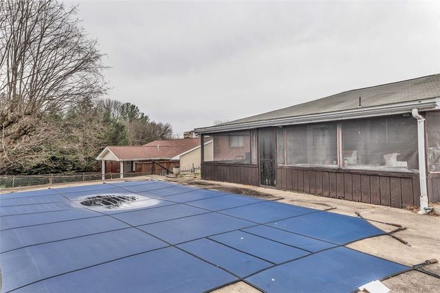 605 Short St, Hempfield Twp, PA 15601