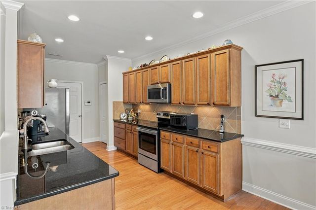 6246 Langdon Village Court, Clemmons, NC 27102