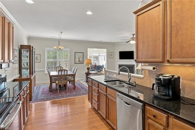 6246 Langdon Village Court, Clemmons, NC 27102