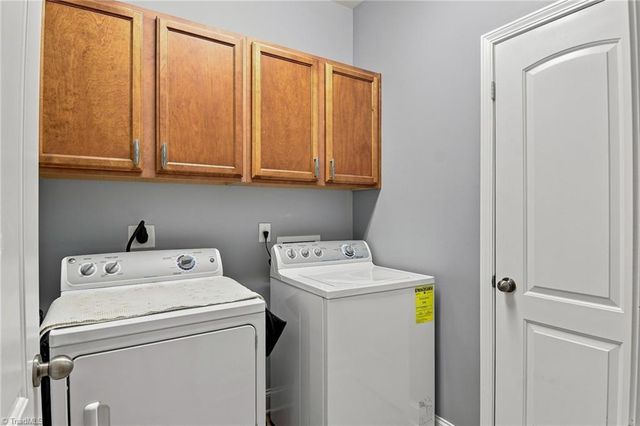 6246 Langdon Village Court, Clemmons, NC 27102