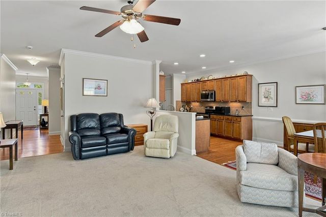 6246 Langdon Village Court, Clemmons, NC 27102