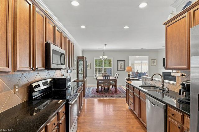 6246 Langdon Village Court, Clemmons, NC 27102