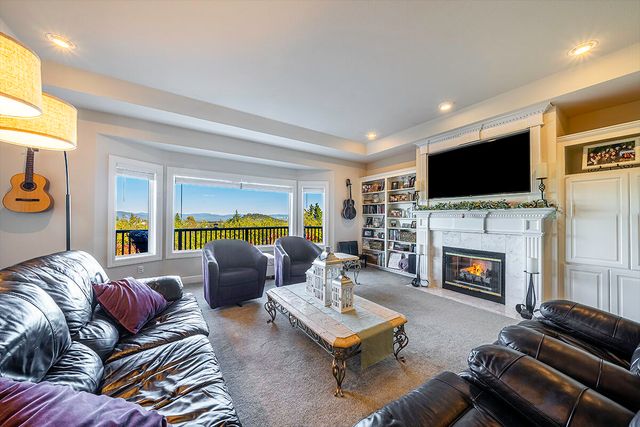 290 Harvard Place, Medford, OR 97504