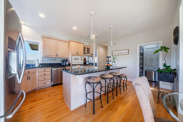 290 Harvard Place, Medford, OR 97504