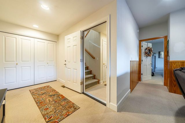 290 Harvard Place, Medford, OR 97504