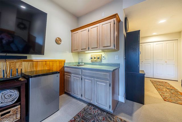 290 Harvard Place, Medford, OR 97504