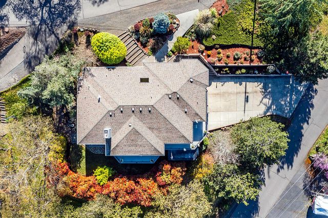 290 Harvard Place, Medford, OR 97504