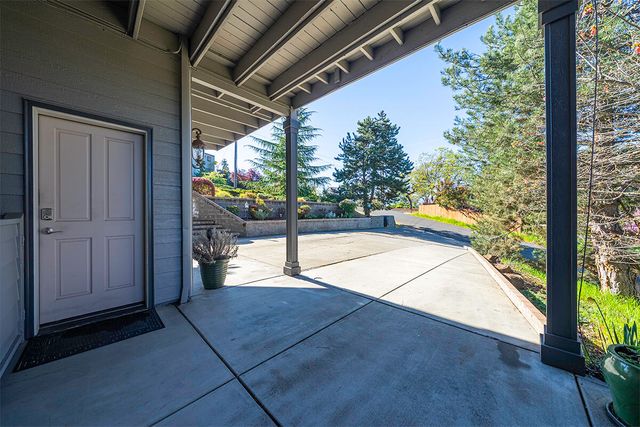 290 Harvard Place, Medford, OR 97504