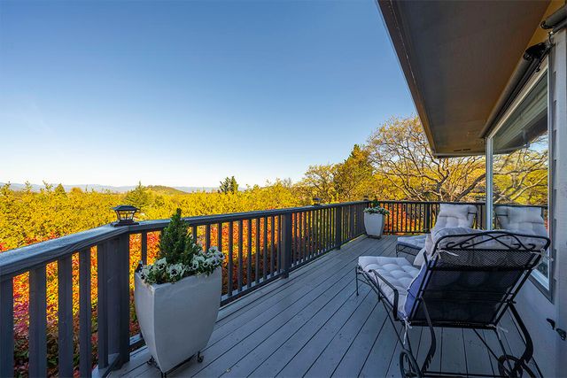 290 Harvard Place, Medford, OR 97504