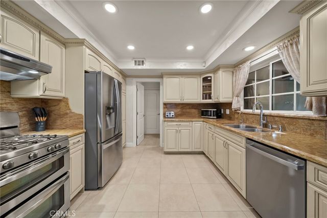 10544 Camarillo Street, Toluca Lake, CA 91602