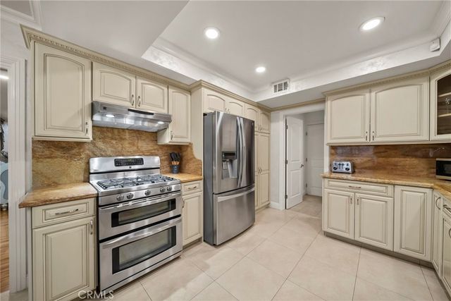 10544 Camarillo Street, Toluca Lake, CA 91602
