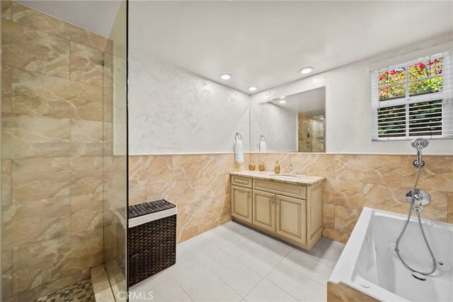 10544 Camarillo Street, Toluca Lake, CA 91602
