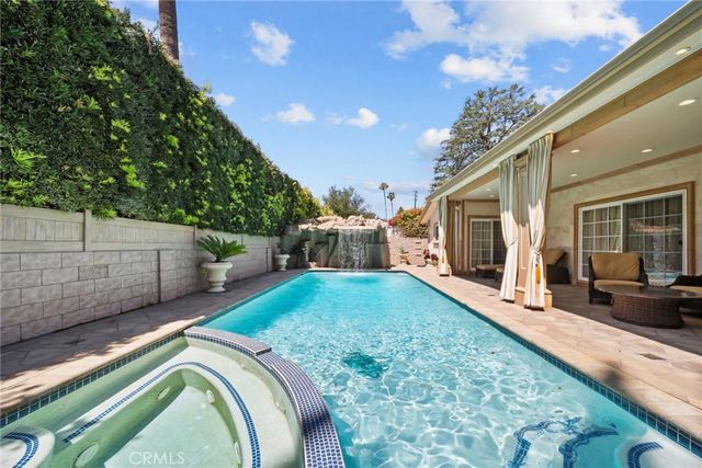 10544 Camarillo Street, Toluca Lake, CA 91602