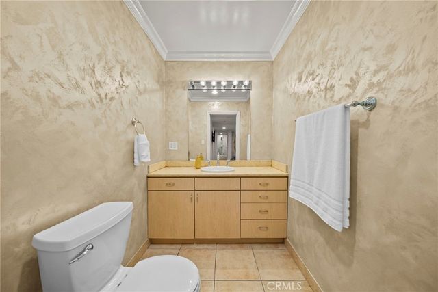 10544 Camarillo Street, Toluca Lake, CA 91602