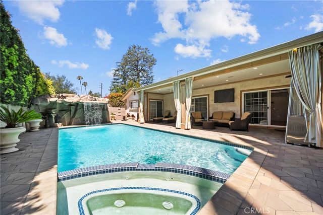 10544 Camarillo Street, Toluca Lake, CA 91602