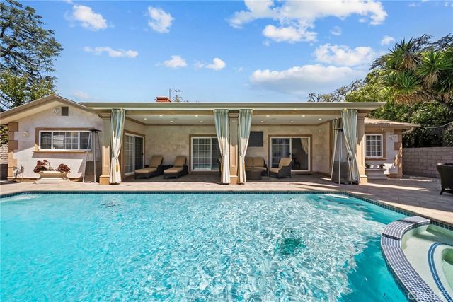 10544 Camarillo Street, Toluca Lake, CA 91602