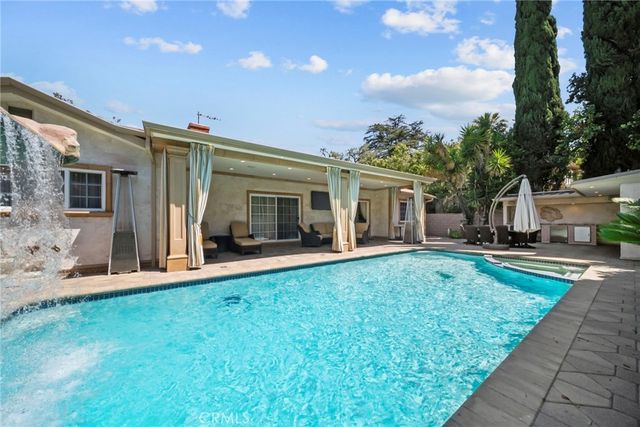 10544 Camarillo Street, Toluca Lake, CA 91602