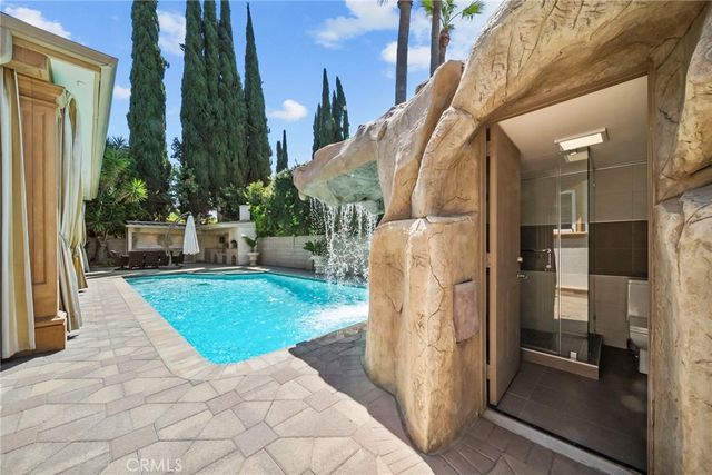 10544 Camarillo Street, Toluca Lake, CA 91602