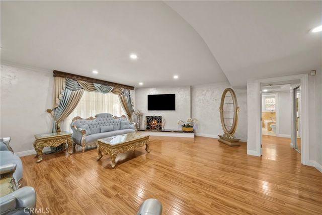 10544 Camarillo Street, Toluca Lake, CA 91602