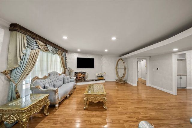 10544 Camarillo Street, Toluca Lake, CA 91602