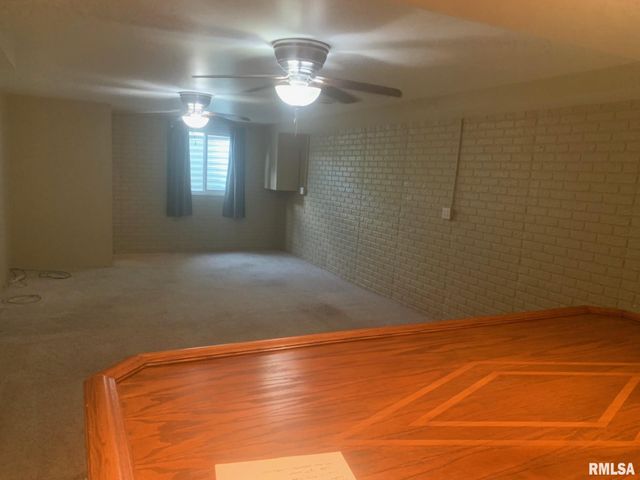 1100 HERITAGE Road, Jacksonville, IL 62650