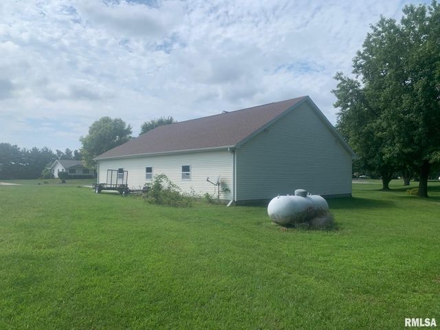 1100 HERITAGE Road, Jacksonville, IL 62650