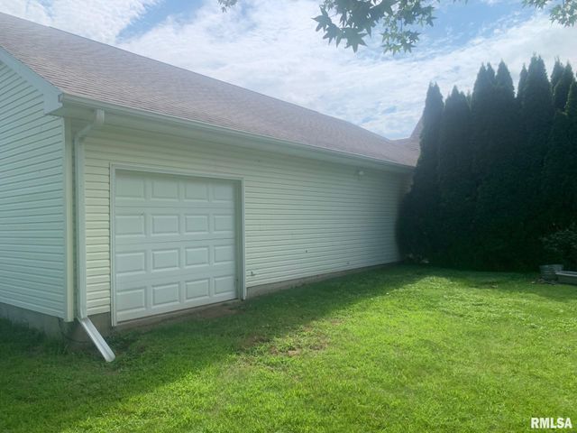 1100 HERITAGE Road, Jacksonville, IL 62650