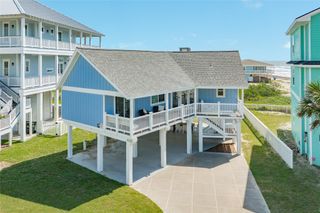 4230 Pirates Drive, Galveston, TX 77554