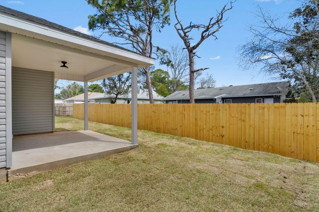 2162 Nina Street, Navarre, FL 32566