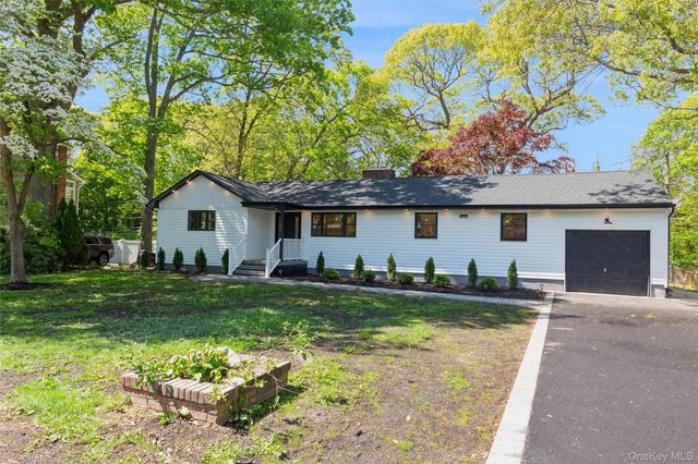 7 Magnolia Lane, Miller Place, NY 11764
