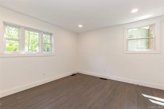 7 Magnolia Lane, Miller Place, NY 11764