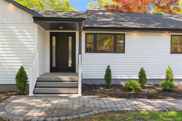 7 Magnolia Lane, Miller Place, NY 11764