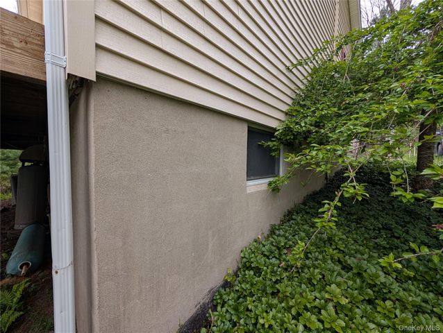 582 Lake Shore Lane, Narrowsburg, NY 12764
