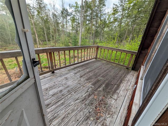 582 Lake Shore Lane, Narrowsburg, NY 12764