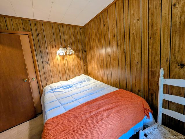 582 Lake Shore Lane, Narrowsburg, NY 12764