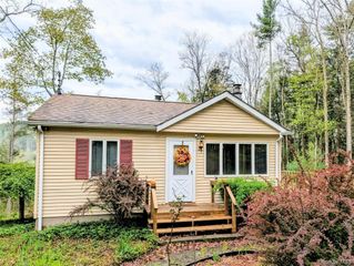 582 Lake Shore Lane, Narrowsburg, NY 12764