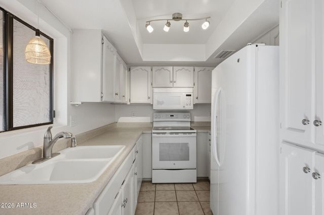 1301 W RIO SALADO Parkway 15, Mesa, AZ 85201