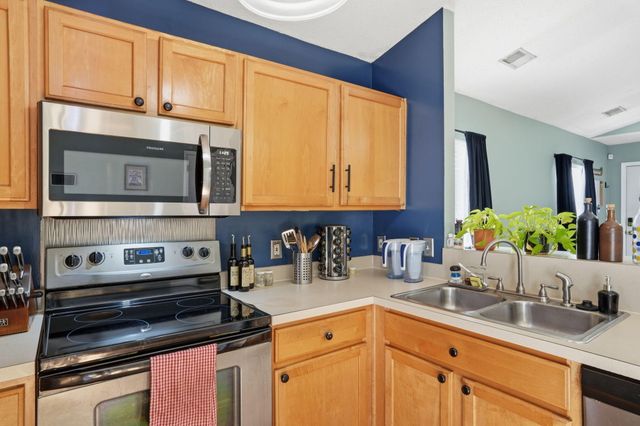 210 Waterford Lane, Summerville, SC 29483