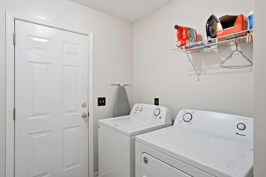 Image 22 of property listing at 210 Waterford Lane, Summerville, SC 29483