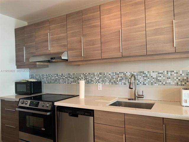 100 Lincoln Rd 440, Miami Beach, FL 33139