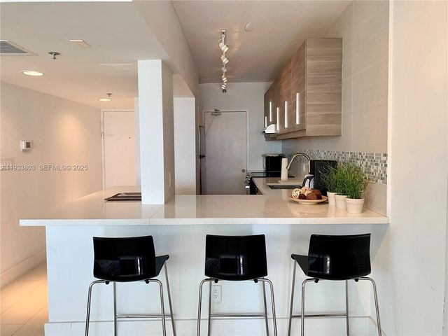 100 Lincoln Rd 440, Miami Beach, FL 33139