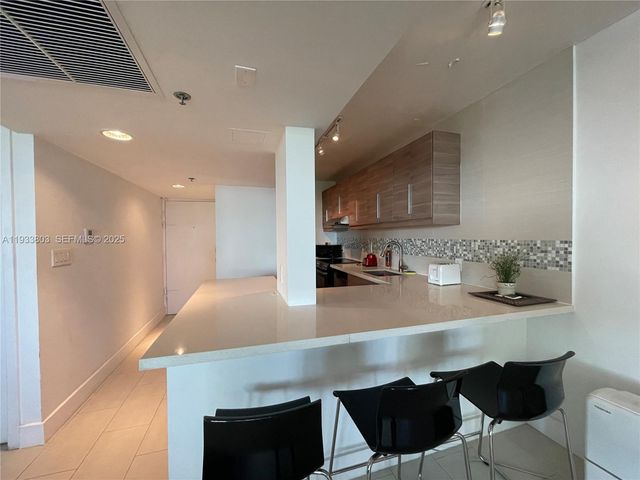 100 Lincoln Rd 440, Miami Beach, FL 33139